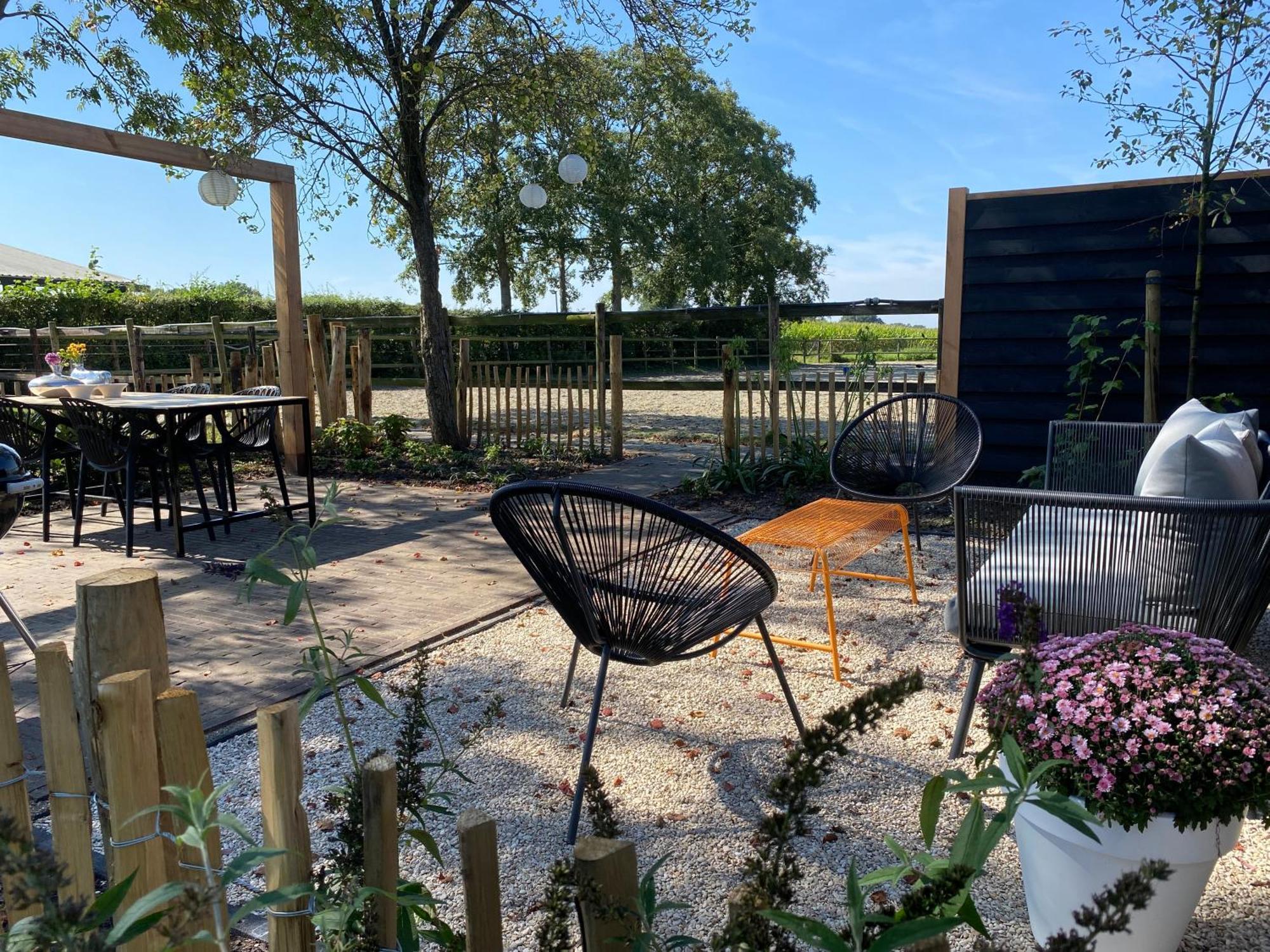 Slapen Bij Uppruna Chaam Exterior photo